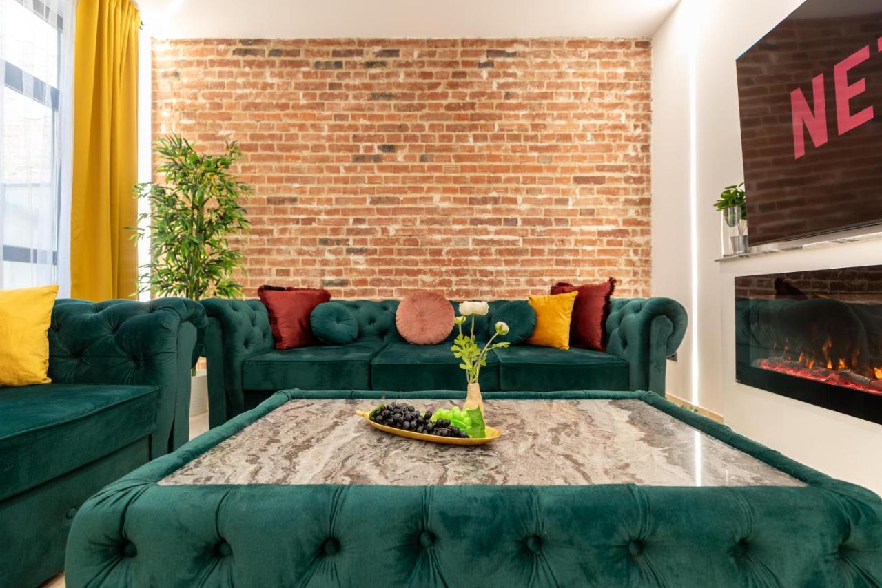 Luxury Living: Smart 2Br Apartment At Unirii Square Бухарест Экстерьер фото